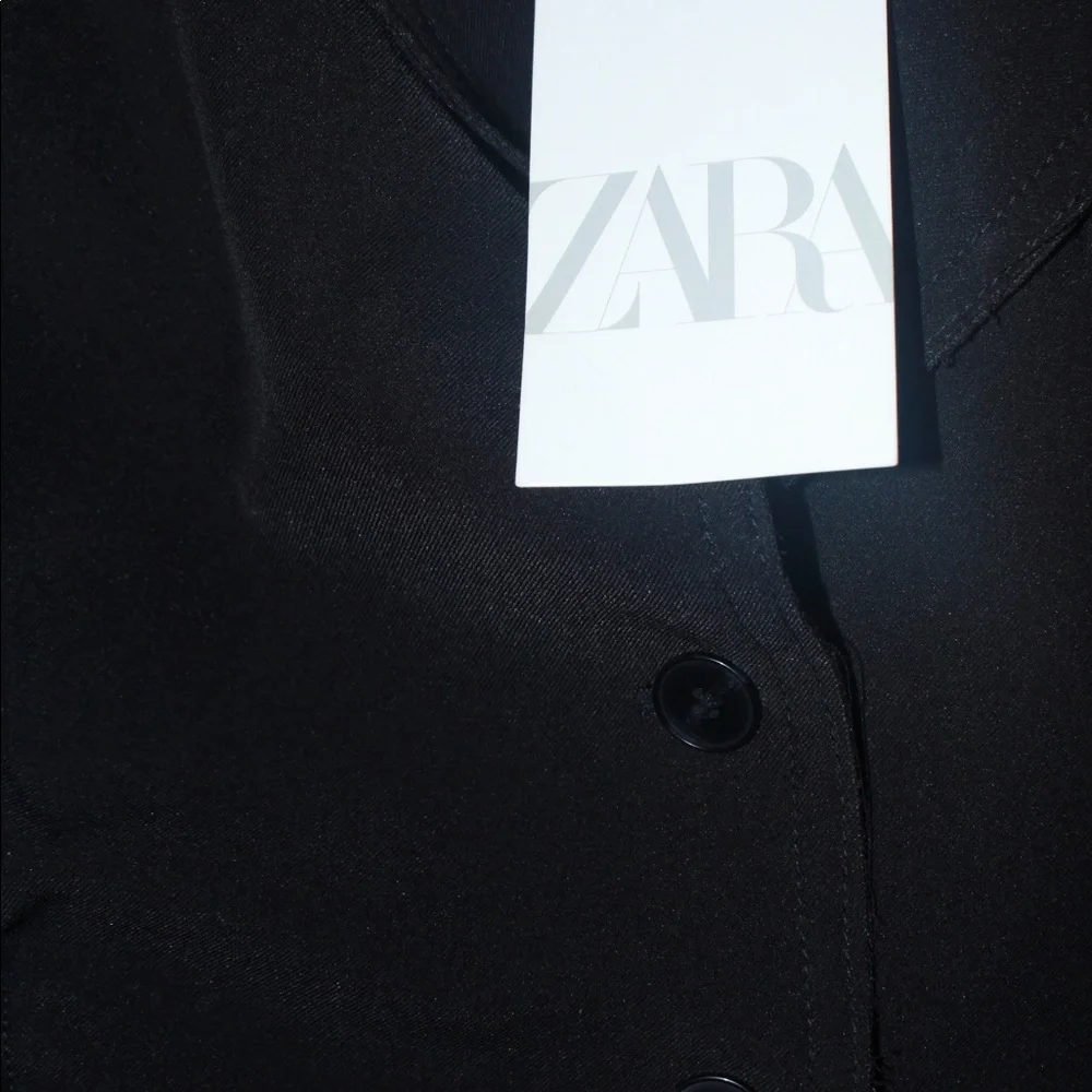 Must Go‼️ Brand New Zara Ruched Fitted Blazer. Read Description 👇 - Picture 9 of 12